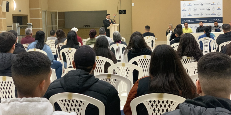 Cursos sociais iniciam atividades do segundo semestre