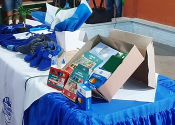 Entrega dos Tênis para os Alunos da Rede Municipal de Ensino