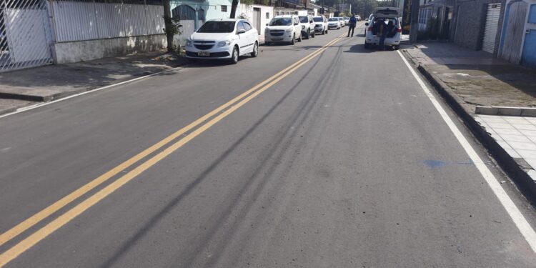 Entrega de pavimentação asfáltica no Jardim Samambaia