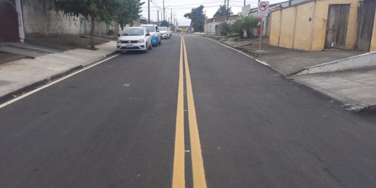 Pavimentação asfáltica no Parque Agari