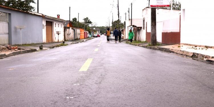 375 Anos de Paranaguá: pavimentação garante melhorias para ciclistas, motoristas e pedestres da Vila São Vicente