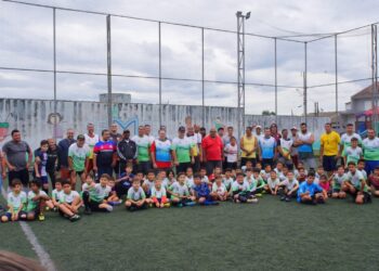 Associação Amigos do Esporte fez uma atividade para os pais no meu campinho do Nilson neves
