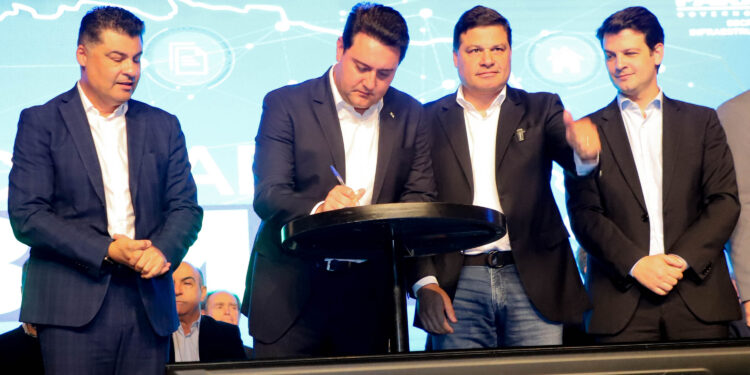 Governador lança programa para capacitar municípios com metodologia que agiliza obras