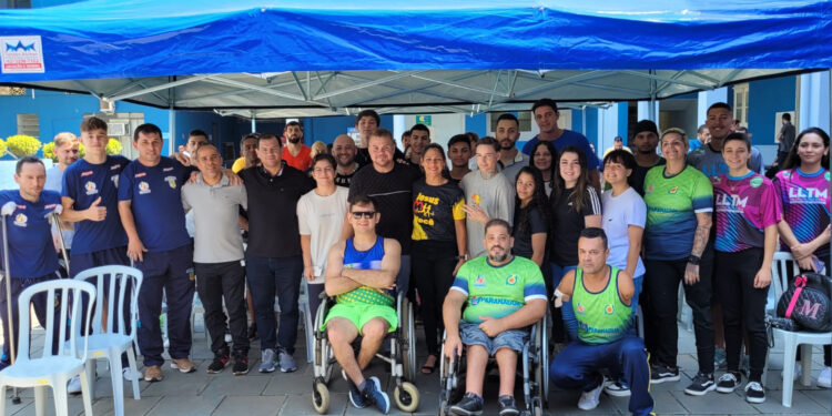 Bolsa-Atleta é entregue aos desportistas parnanguaras