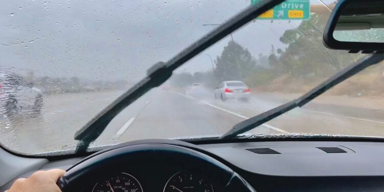 Rodovias movimentadas: confira dicas para dirigir em condições adversas