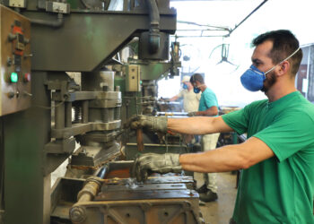 Paraná já colocou 53,1 mil jovens no mercado formal de trabalho em 2023