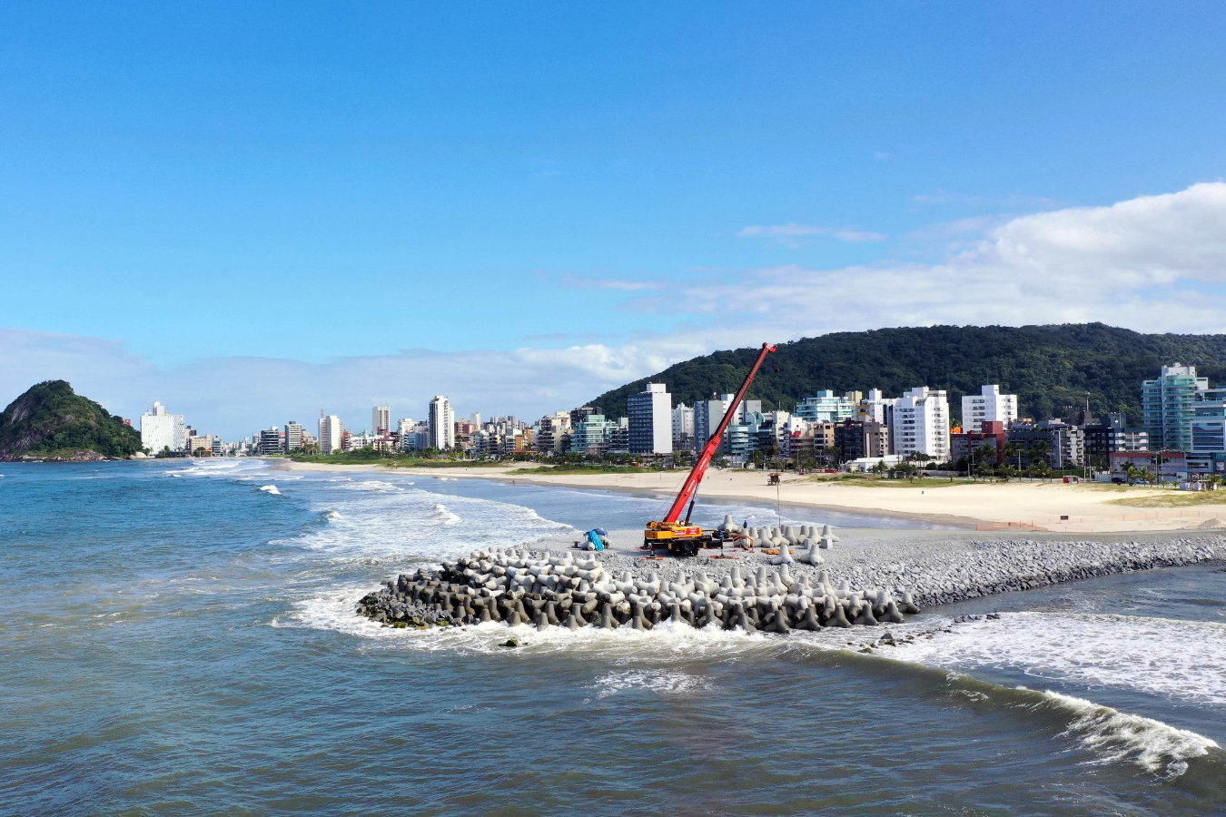 Com estruturas finalizadas, obras da Orla de Matinhos chegam a 86