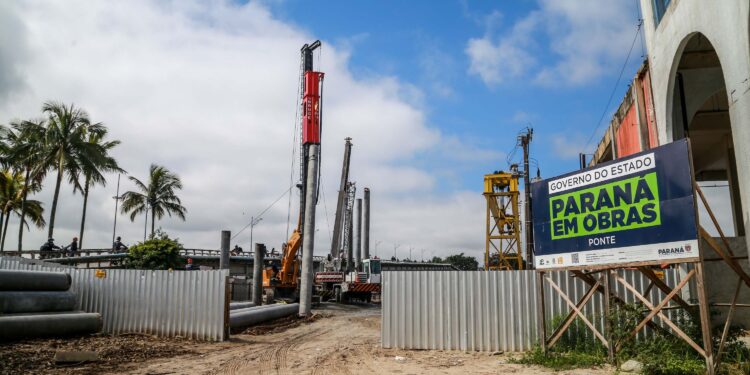 Construção da nova ponte da Ilha dos Valadares, em Paranaguá, está em andamento