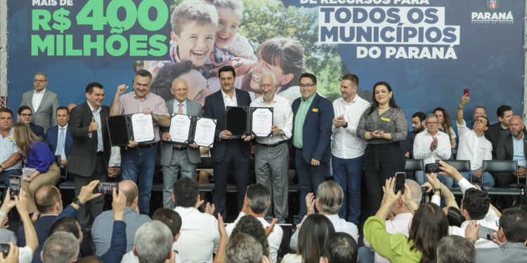 Estado repassa R$ 455 milhões aos 399 municípios para novas ações de saúde e educação