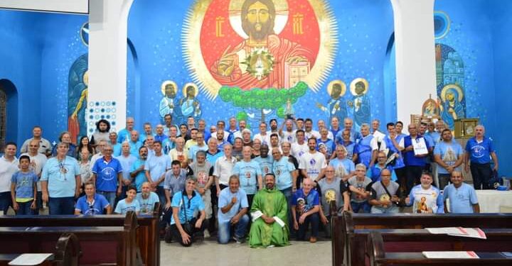Terço dos Homens reúne membros em encontro estadual em Paranaguá