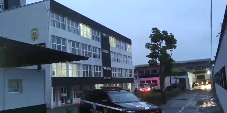 Polícia Civil realiza operação contra organização criminosa envolvida em extorsões e agiotagem