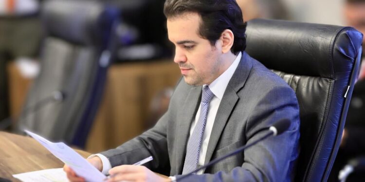 Deputado Luiz Fernando Guerra, autor do projeto que inclui peixe na merenda escolar de todas as escolas públicas estaduais do Paraná. Crédito: Pablo Maestá.