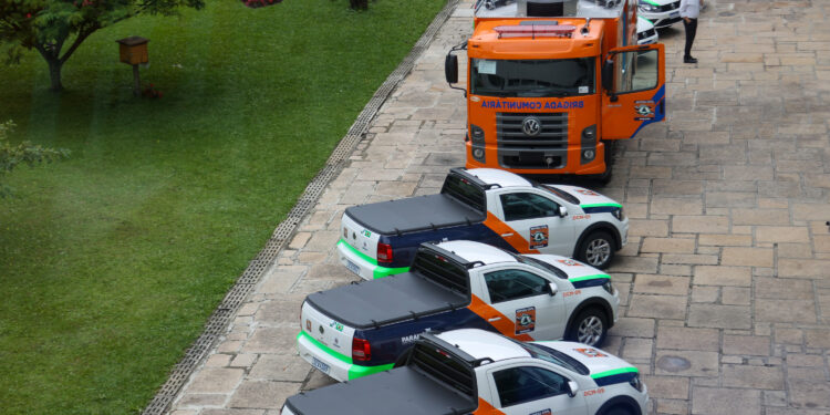 Governador entrega R$ 52 milhões em veículos e equipamentos à Defesa Civil