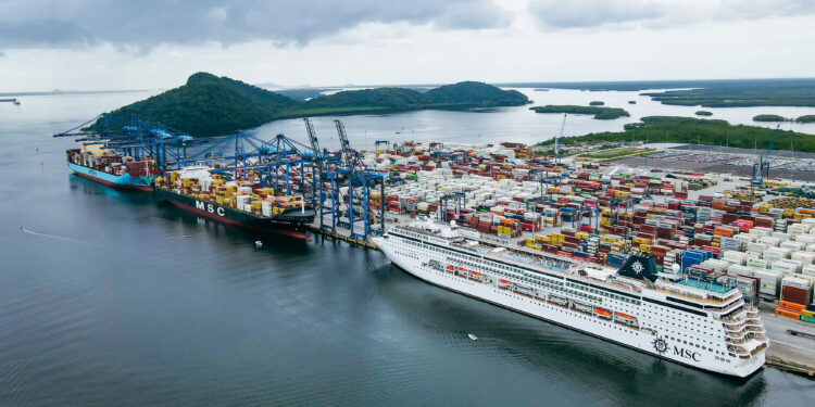 Foto: Claudio Neves/Portos do Paraná