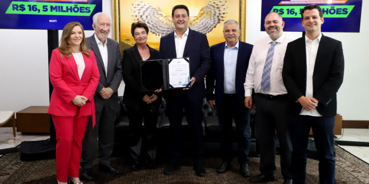 Governador libera R$ 16,5 milhões para pavimentação e conclusão de ginásio em Irati