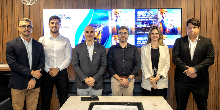 Comitiva comercial dos EUA visita o Porto de Paranaguá em busca de negócios