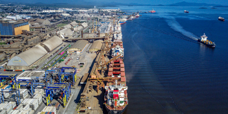 Foto: Claudio Neves/Portos do Paraná