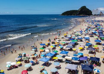 Litoral do Paraná atendeu expectativas de mais de 90% dos turistas, mostra pesquisa