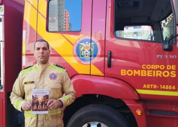 Major do Corpo de Bombeiros apresenta manual de atendimento a pessoas autistas