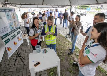 1,5 mil trabalhadores portuários e comunidade participam do Abril Verde da Portos do Paraná