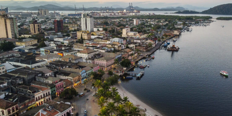 Governo do Estado transferiu R$ 1,29 bilhão aos 399 municípios em abril