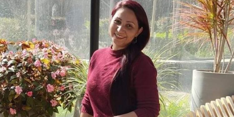 Mulher morre após colisão envolvendo moto e carro no bairro Parque São João