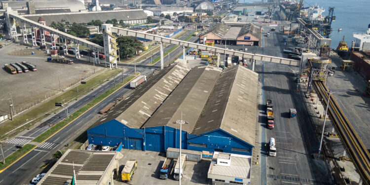 Foto: Cláudio Neves/Portos do Paraná