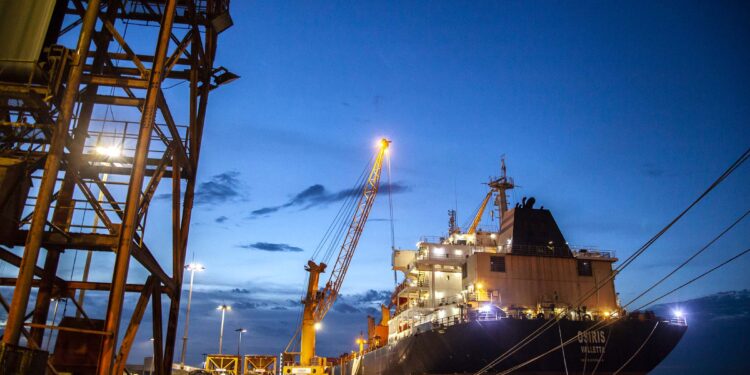 Foto: Foto: Claudio Neves/Portos do Paraná