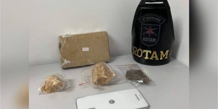 Rapaz é preso com entorpecentes na cueca na Vila São Vicente