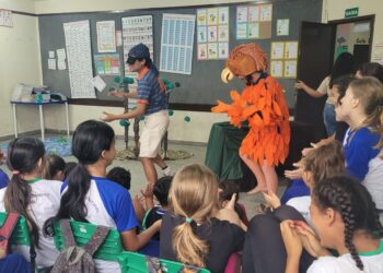 Projeto “Pirata Corcorã: como ser um Homem Grande” leva às escolas e Universidades do Litoral oficinas sobre a construção da cultura da paz