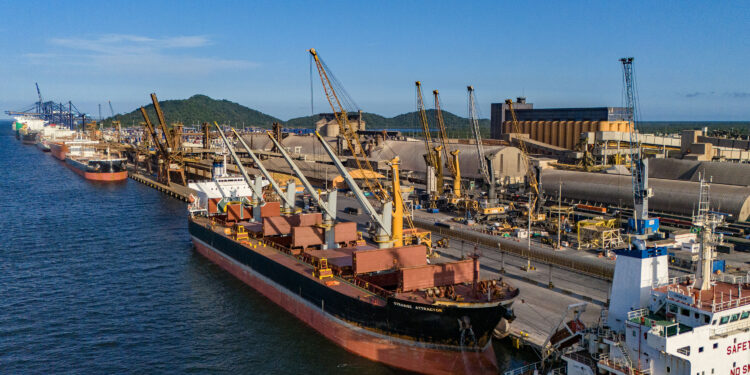 Foto: Claudio Neves/Portos do Paraná