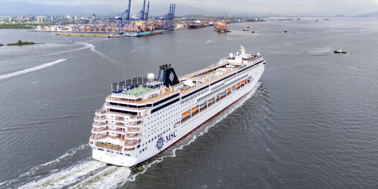 Foto: Claudio Neves/Portos do Paraná