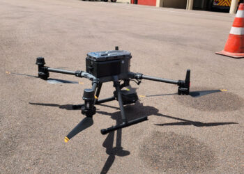 Bombeiros usam drones de alta tecnologia para reforçar proteção de banhistas no Litoral Foto: CBMPR