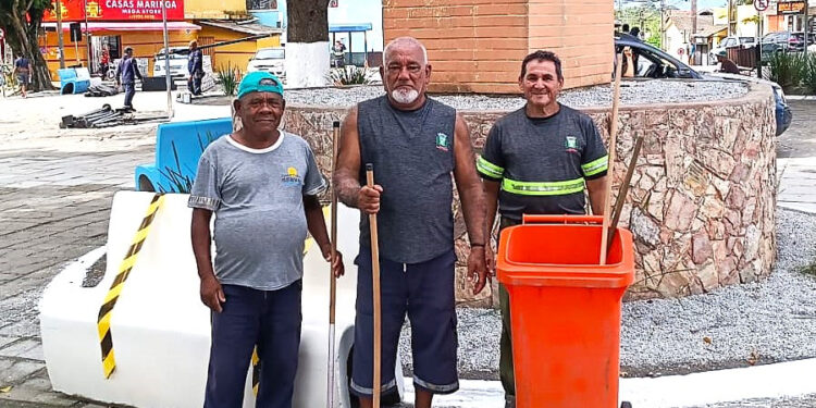 Praça Cyro Abalém recebe pintura e manutenção para Festa de Nossa Senhora dos Navegantes