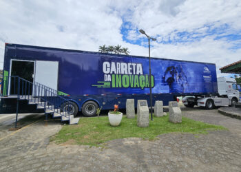 Em Morretes, Carreta da Inovação oferece oficinas de arte e Inteligência Artificial