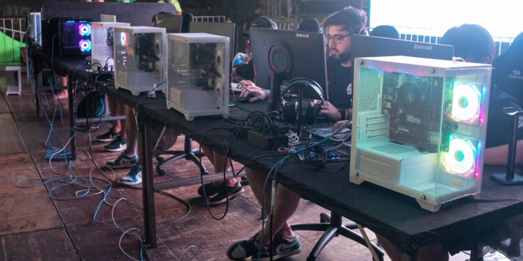 Paraná Futevôlei e final do Torneio PGT de eSports movimentaram final de semana