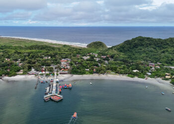 Com investimento de R$ 2,2 milhões, obras de infraestrutura dão nova cara para a Ilha do Mel