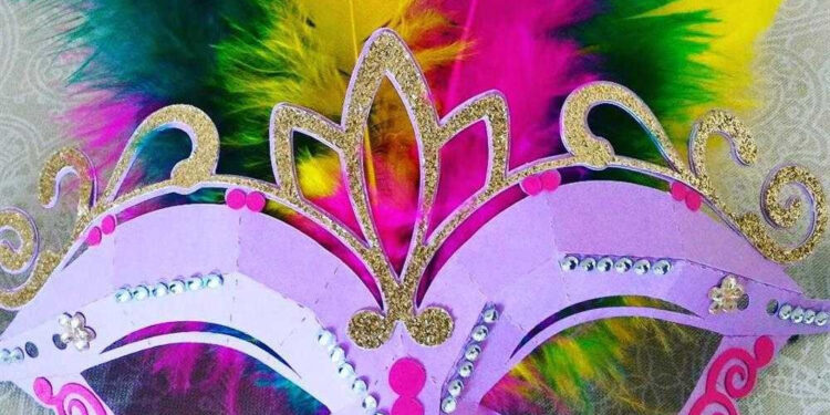 Provopar realiza workshop de adereços de cabeça e máscaras carnavalescas