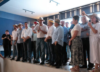 Governador assina protocolos para uso de biogás e biometano no transporte rodoviário