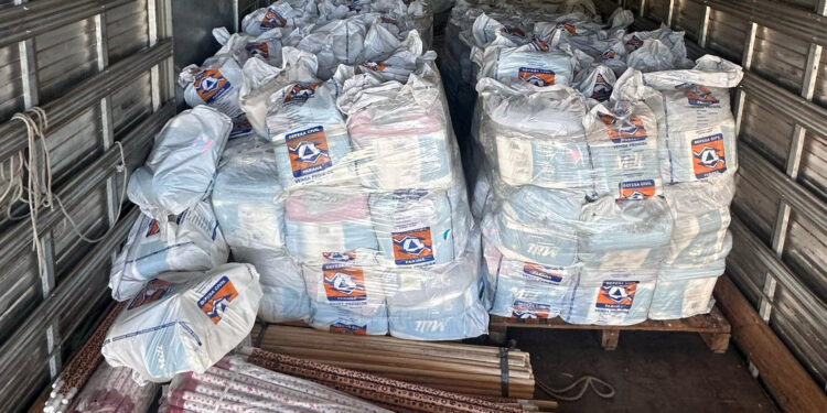 Defesa Civil envia kits de higiene para Guaratuba; 6,8 mil pessoas foram afetadas no Litoral