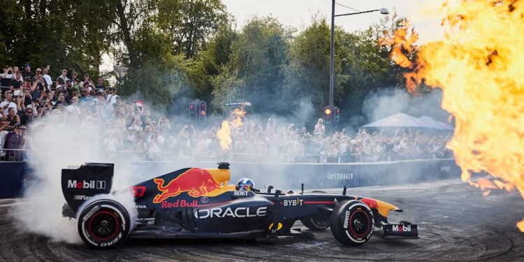 Fórmula 1 e outras modalidades: Red Bull Showrun traz muita adrenalina a Curitiba no sábado