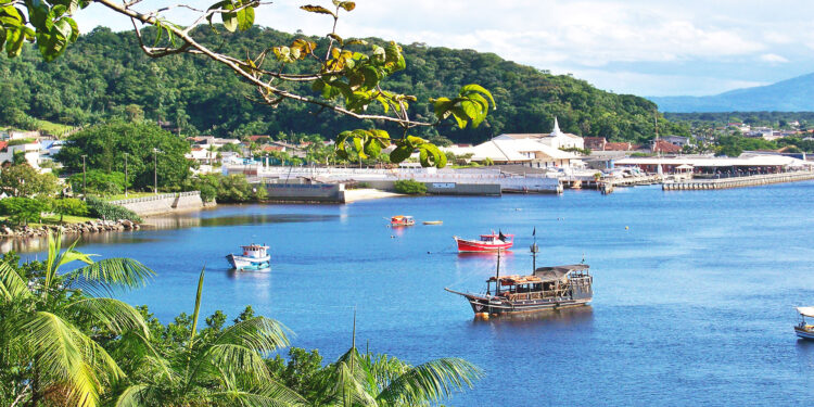 Booking elenca os cinco destinos mais acolhedores do Paraná; confira a lista