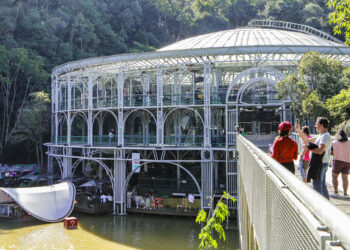 Curitiba e Foz do Iguaçu estão entre os destinos mais procurados para Páscoa