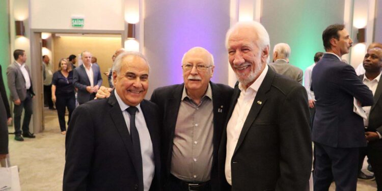 Piana diz que investimentos em logística são prioridade no Paraná em evento da Fetranspar