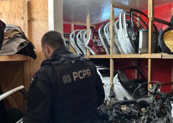 PCPR apreende dezenas de peças veiculares em galpão de desmanche em Curitiba