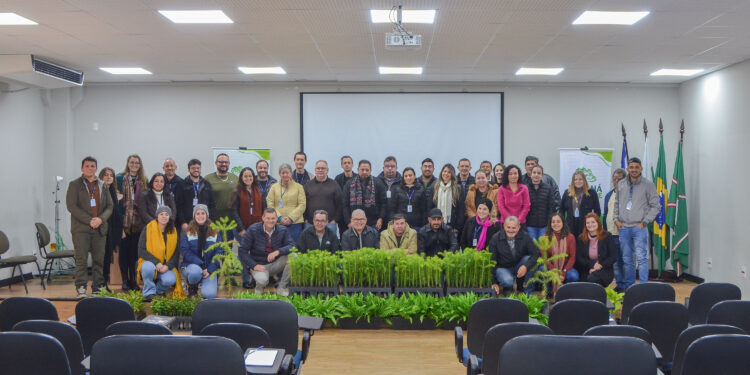 IAT anuncia plano de modernização sustentável de viveiros e laboratórios de mudas