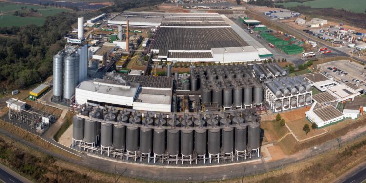 Com 36,9% de participação, Paraná lidera volume industrial no Sul do Brasil