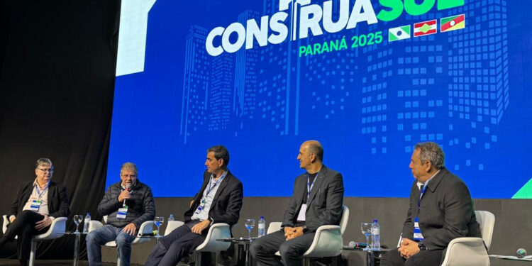 Construa Sul: presidente da Cohapar destaca papel da moradia para a dignidade