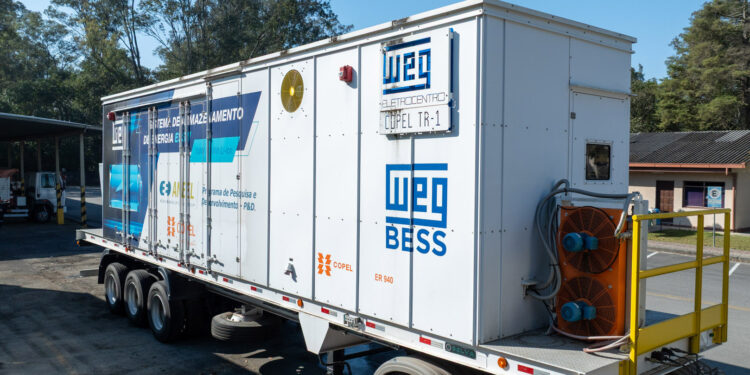 Superbateria móvel da Copel reforça estrutura energética da regional de Palmital