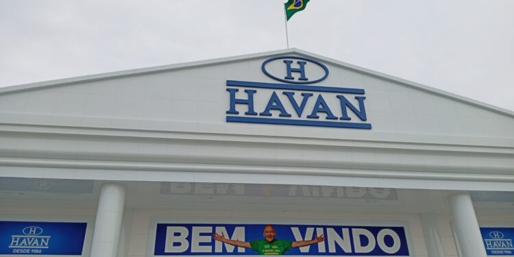Luciano Hang visita nova loja Havan em Paranaguá e destaca potencial econômico da cidade